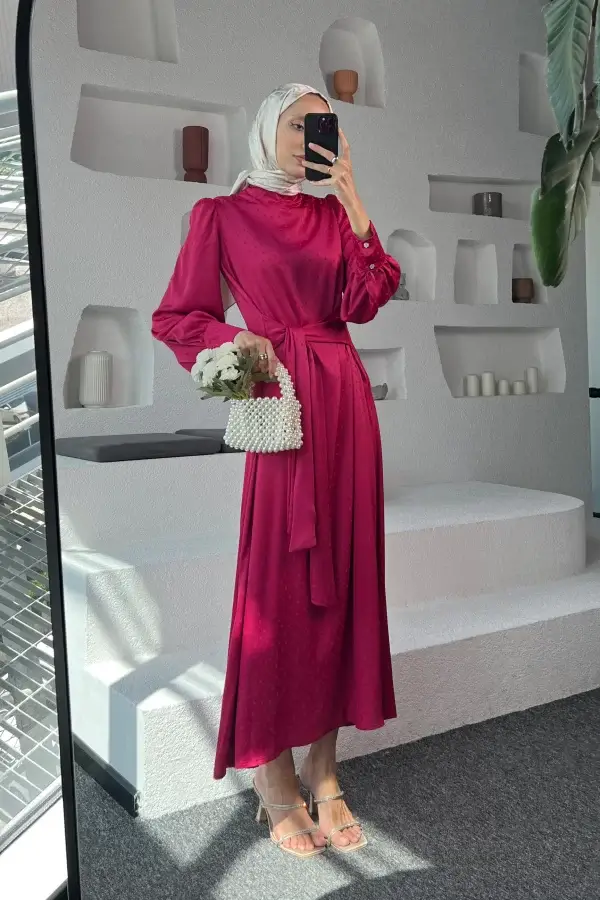 Pembe Belden Bağlamalı Saten Elbise