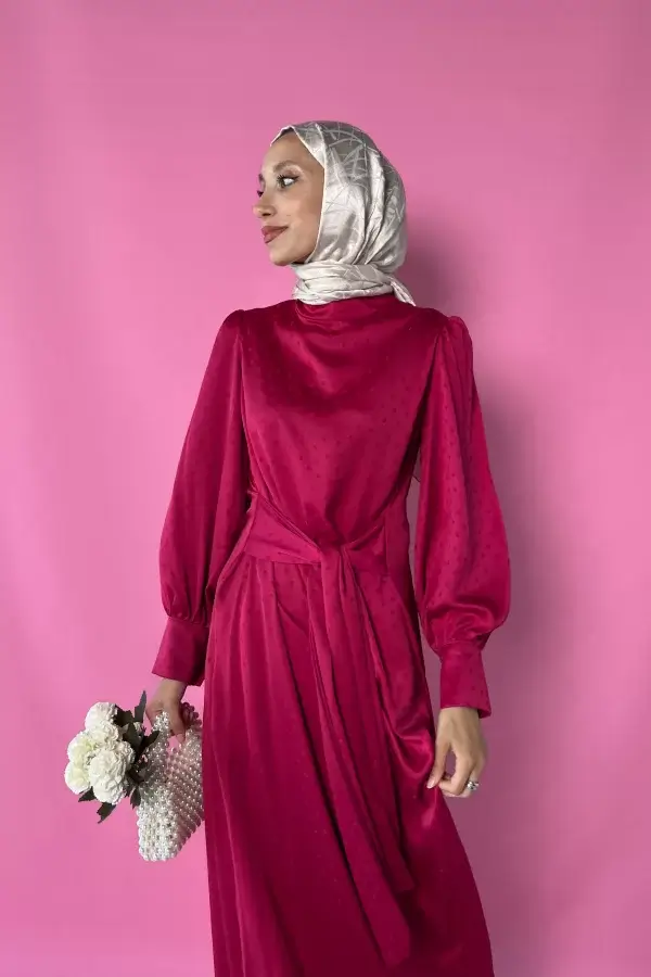 Pembe Belden Bağlamalı Saten Elbise - Görsel 5