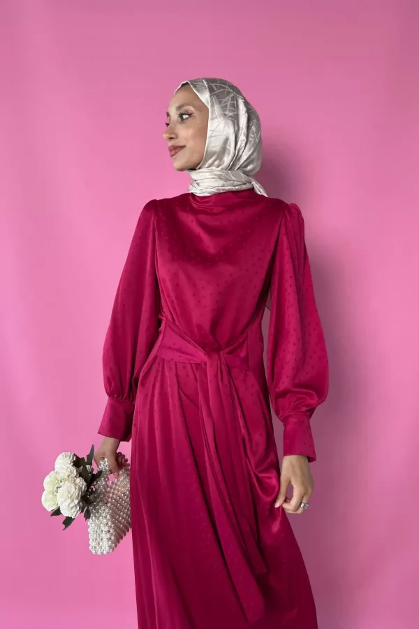 Pembe Belden Bağlamalı Saten Elbise - Görsel 5