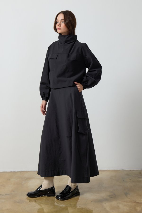 Siyah Yaka Detaylı Paraşüt Sweat - Görsel 4