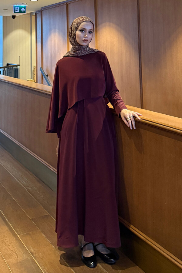 Bordo Pelerin Detaylı Elbise